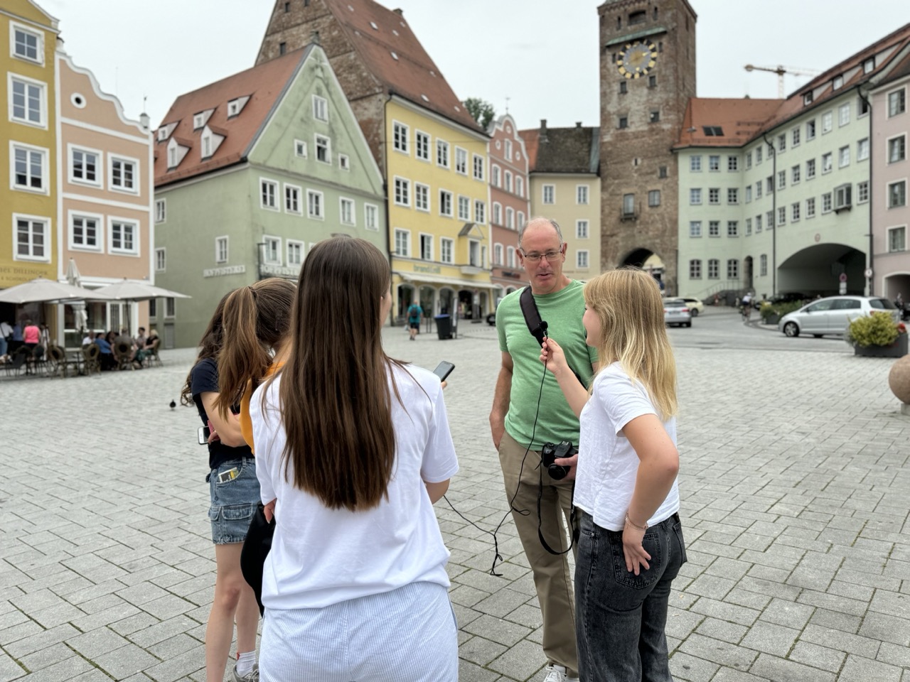 Project seminar conducting a survey at the main square in Landsberg am Lech